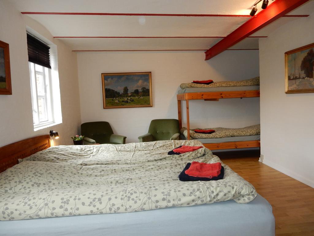 Den Gamle Kostald Bed & Breakfast Holsted ภายนอก รูปภาพ