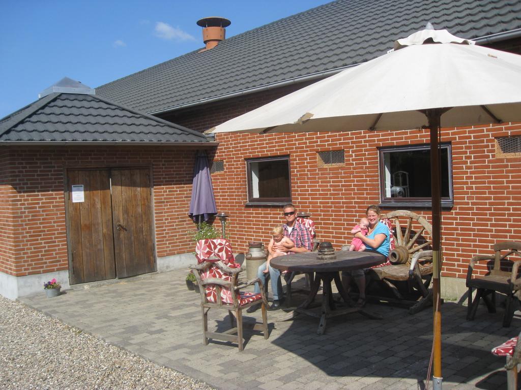 Den Gamle Kostald Bed & Breakfast Holsted ภายนอก รูปภาพ