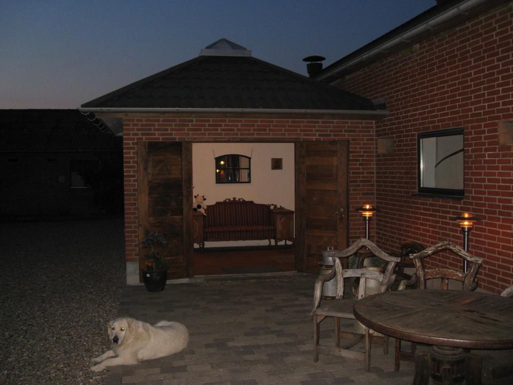 Den Gamle Kostald Bed & Breakfast Holsted ภายนอก รูปภาพ