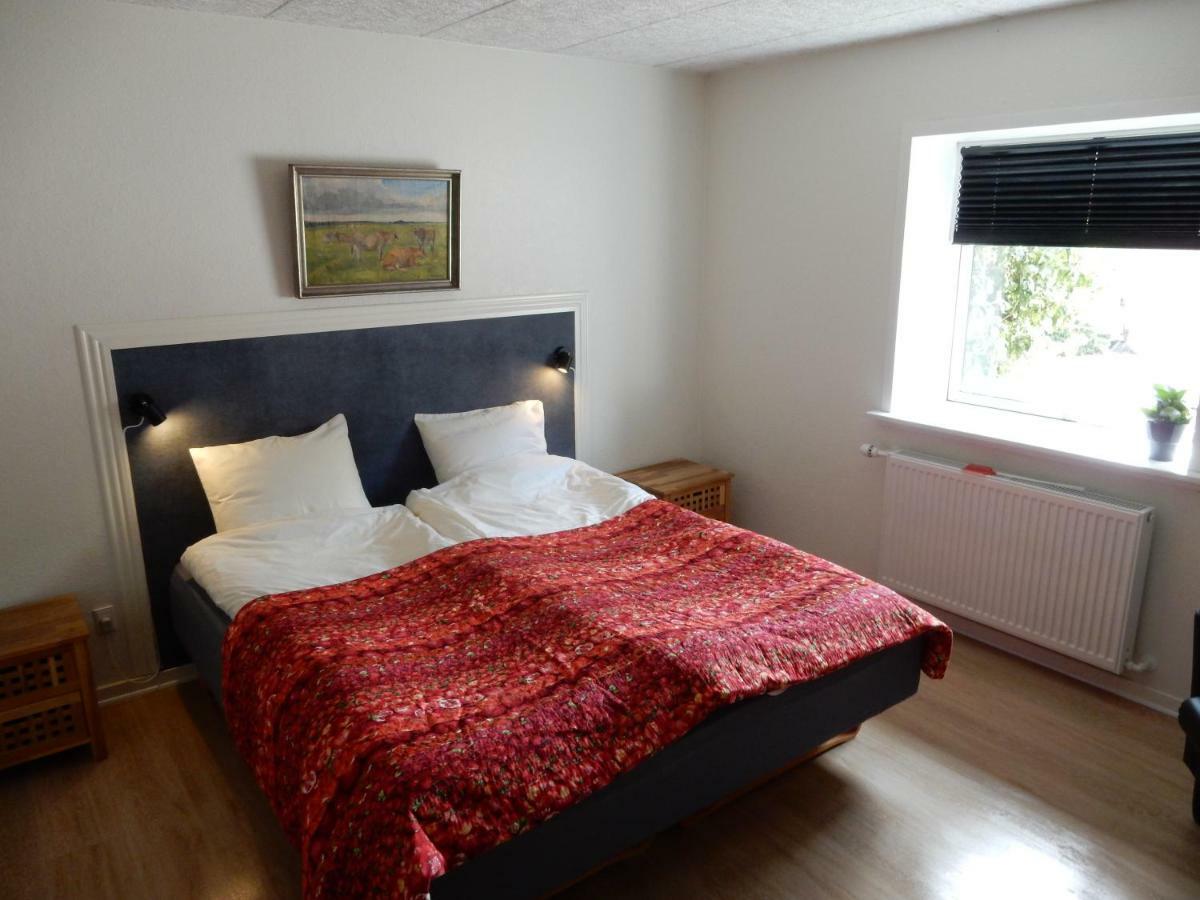 Den Gamle Kostald Bed & Breakfast Holsted ภายนอก รูปภาพ